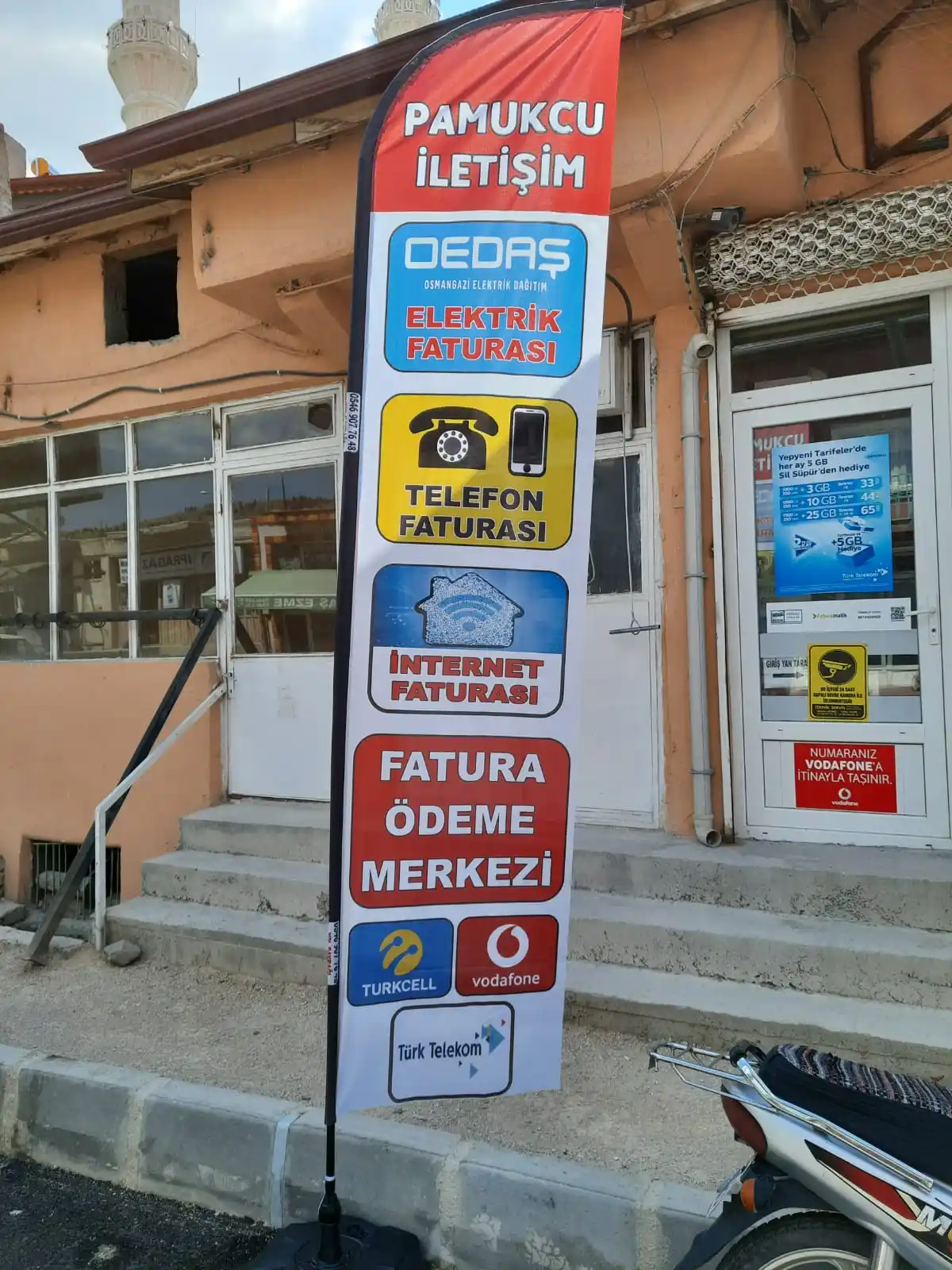 Cep Telefoncu Yelken Bayrağı-12